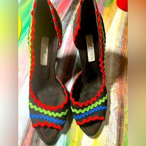 Hollywould made in Italy Black Heels with Colorful Zigzag Trim vintage size 6.5